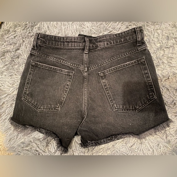 Black Zara shorts - Picture 3 of 3